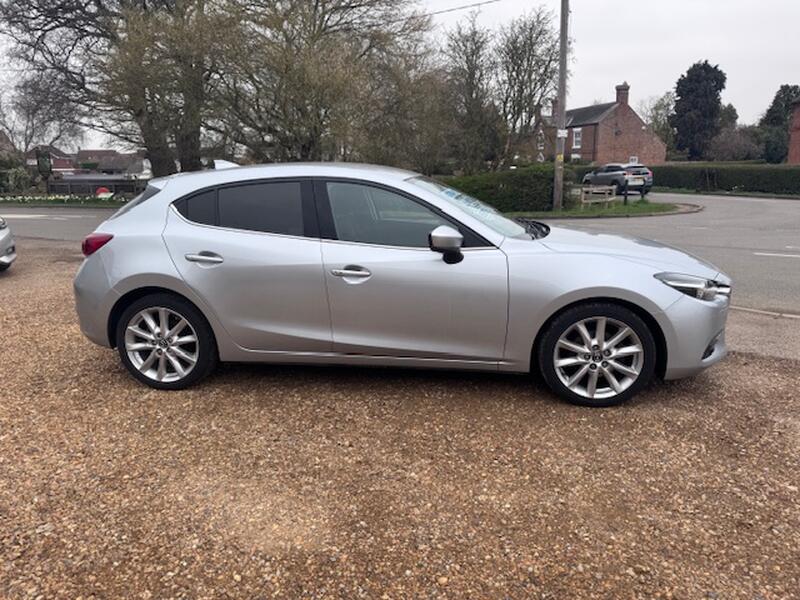 MAZDA MAZDA3