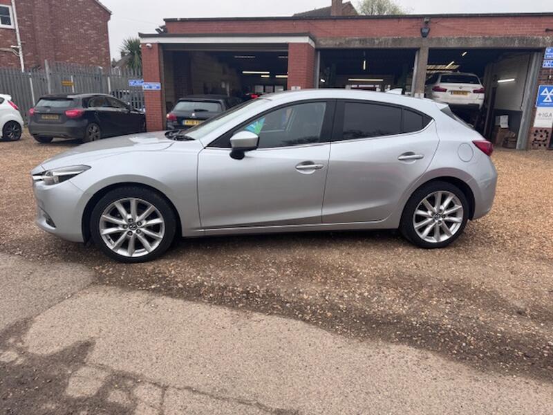 MAZDA MAZDA3