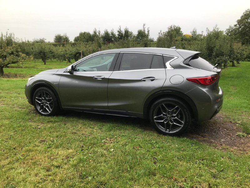 INFINITI Q30