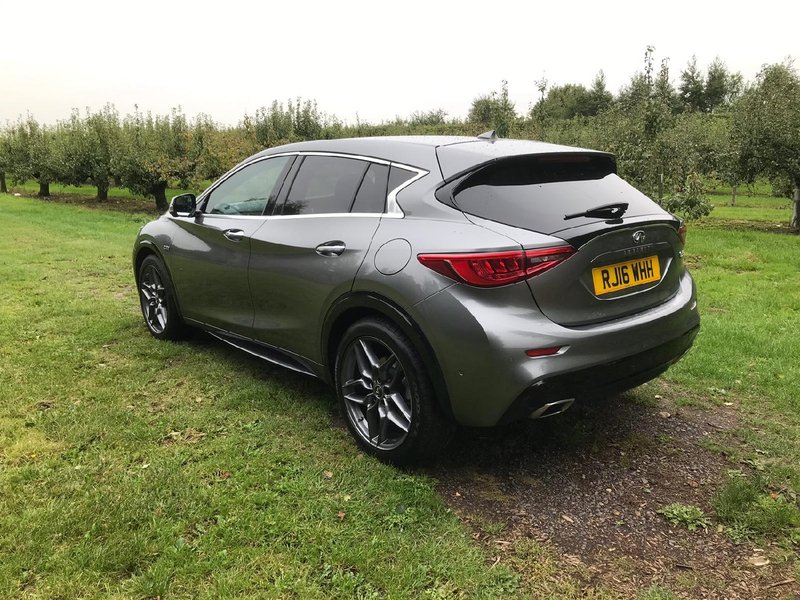 INFINITI Q30