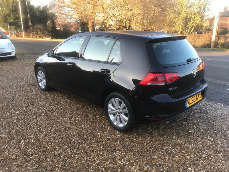 VOLKSWAGEN GOLF