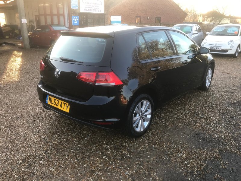 VOLKSWAGEN GOLF