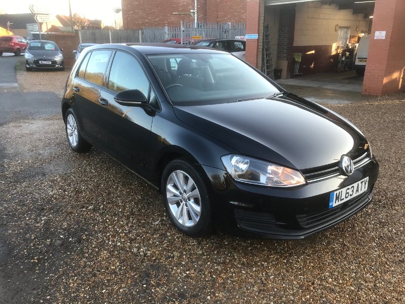 VOLKSWAGEN GOLF