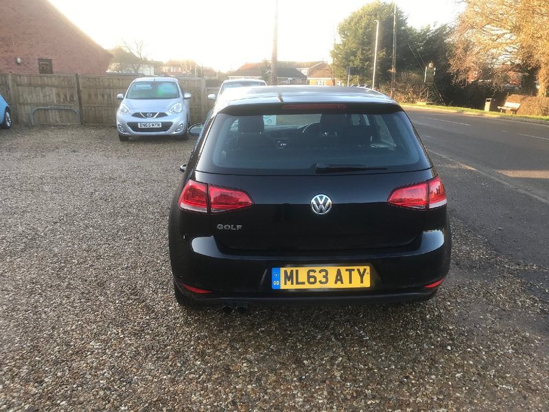 VOLKSWAGEN GOLF
