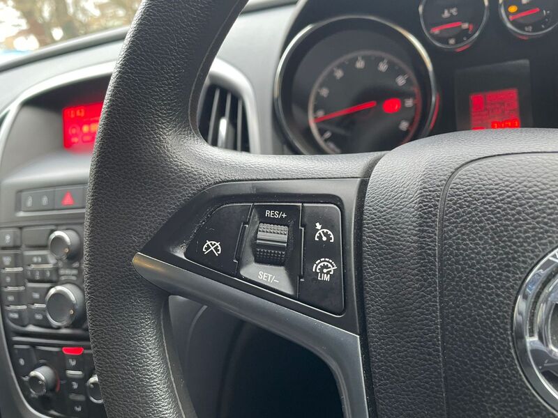 VAUXHALL ASTRA