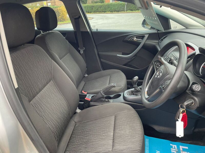 VAUXHALL ASTRA