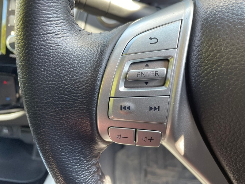 NISSAN NAVARA