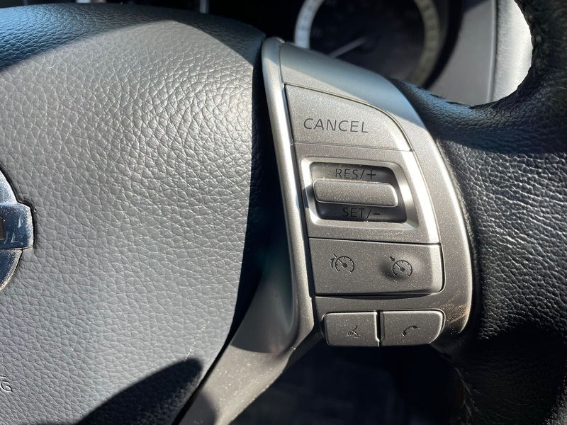 NISSAN NAVARA